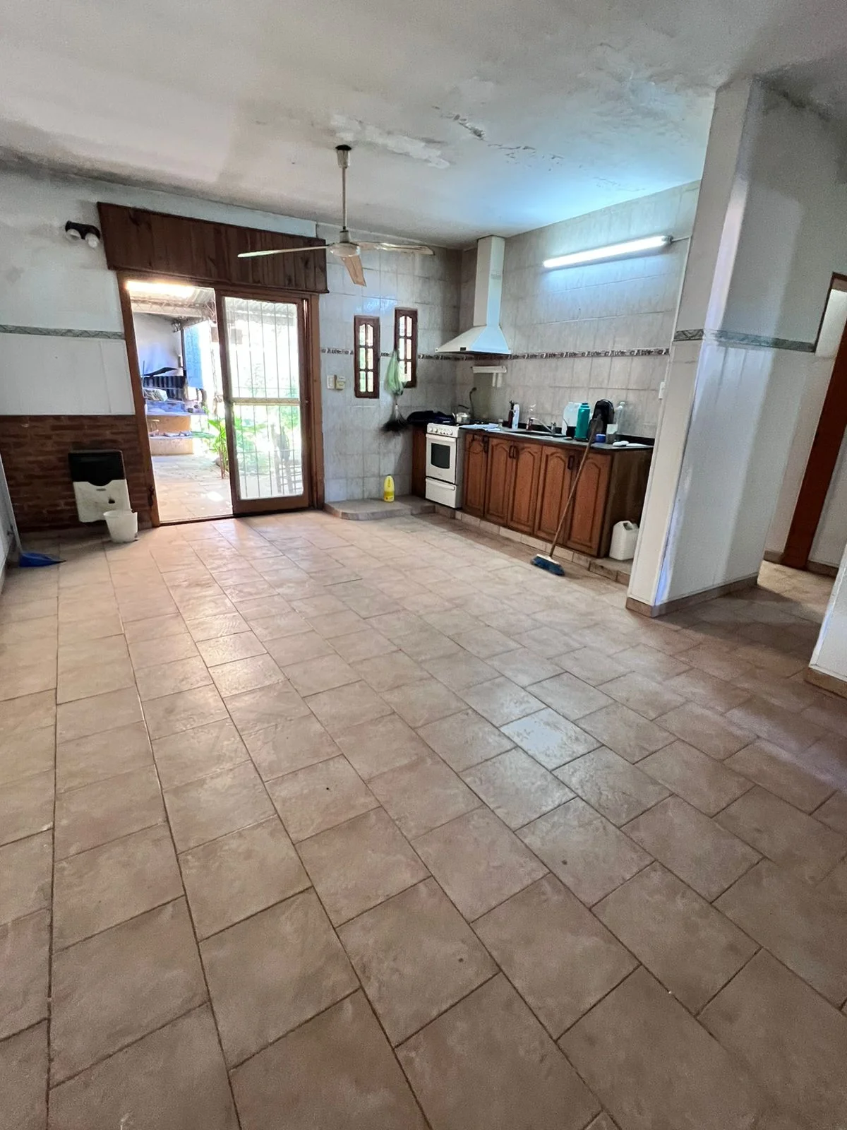 CASA CON LOCAL EN VENTA | PELLEGRINI 2100 | BRAGADO