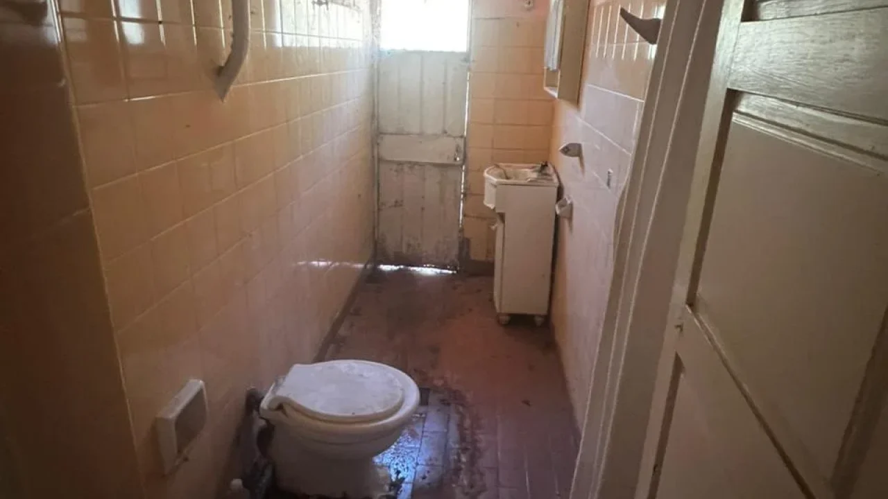 CASA EN VENTA | A REMODELAR | COMODORO PY