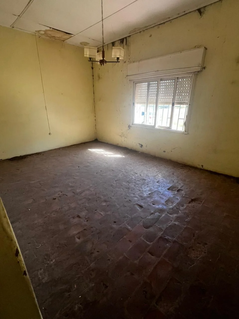 CASA EN VENTA | A REMODELAR | COMODORO PY