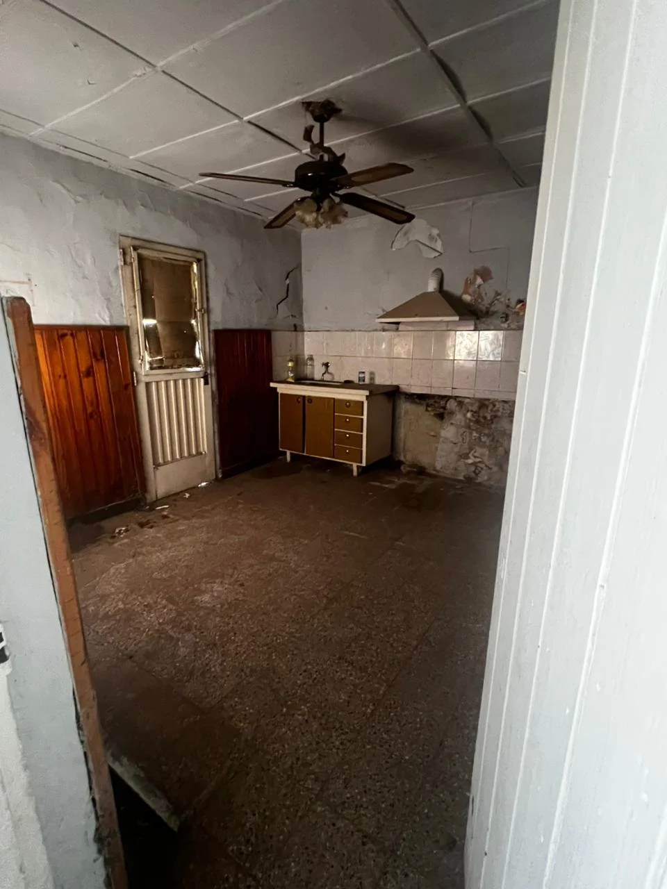 CASA EN VENTA | A REMODELAR | COMODORO PY