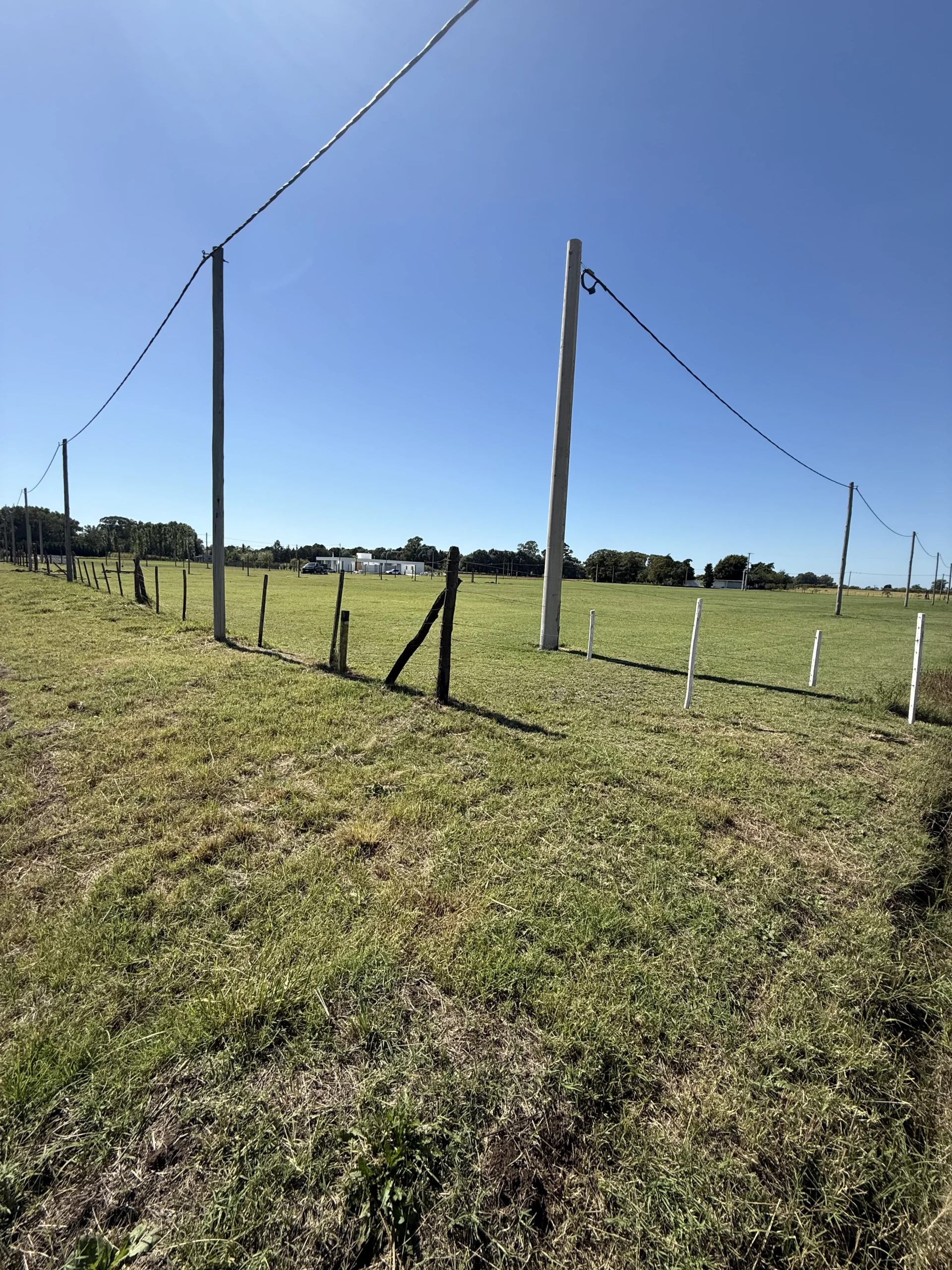 Lote amplio, Los Ceibos e/ Los Sauces y Aníbal Troilo