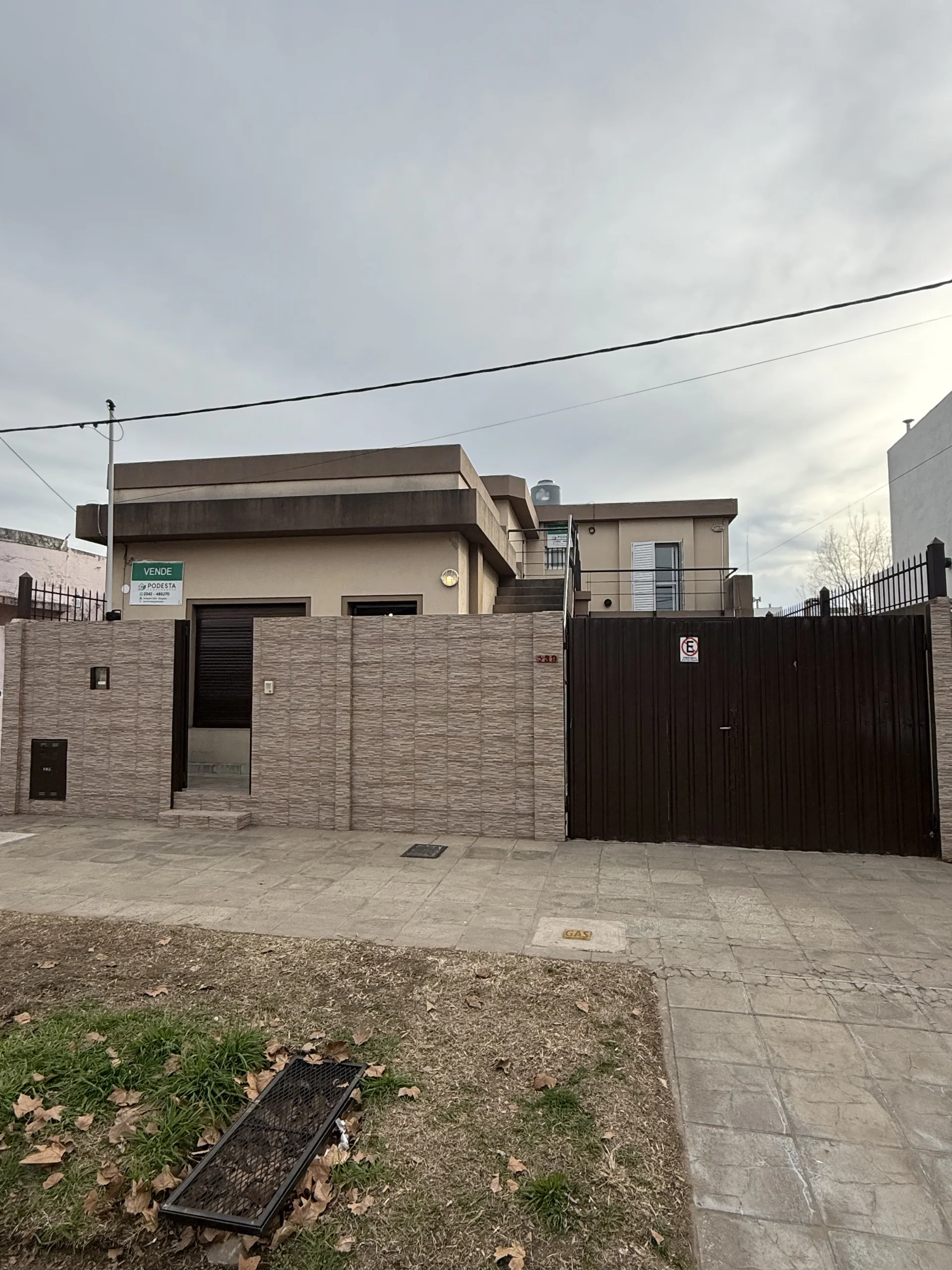 Casa en Roca 239 e/ Remedios de Escalada y San Martín