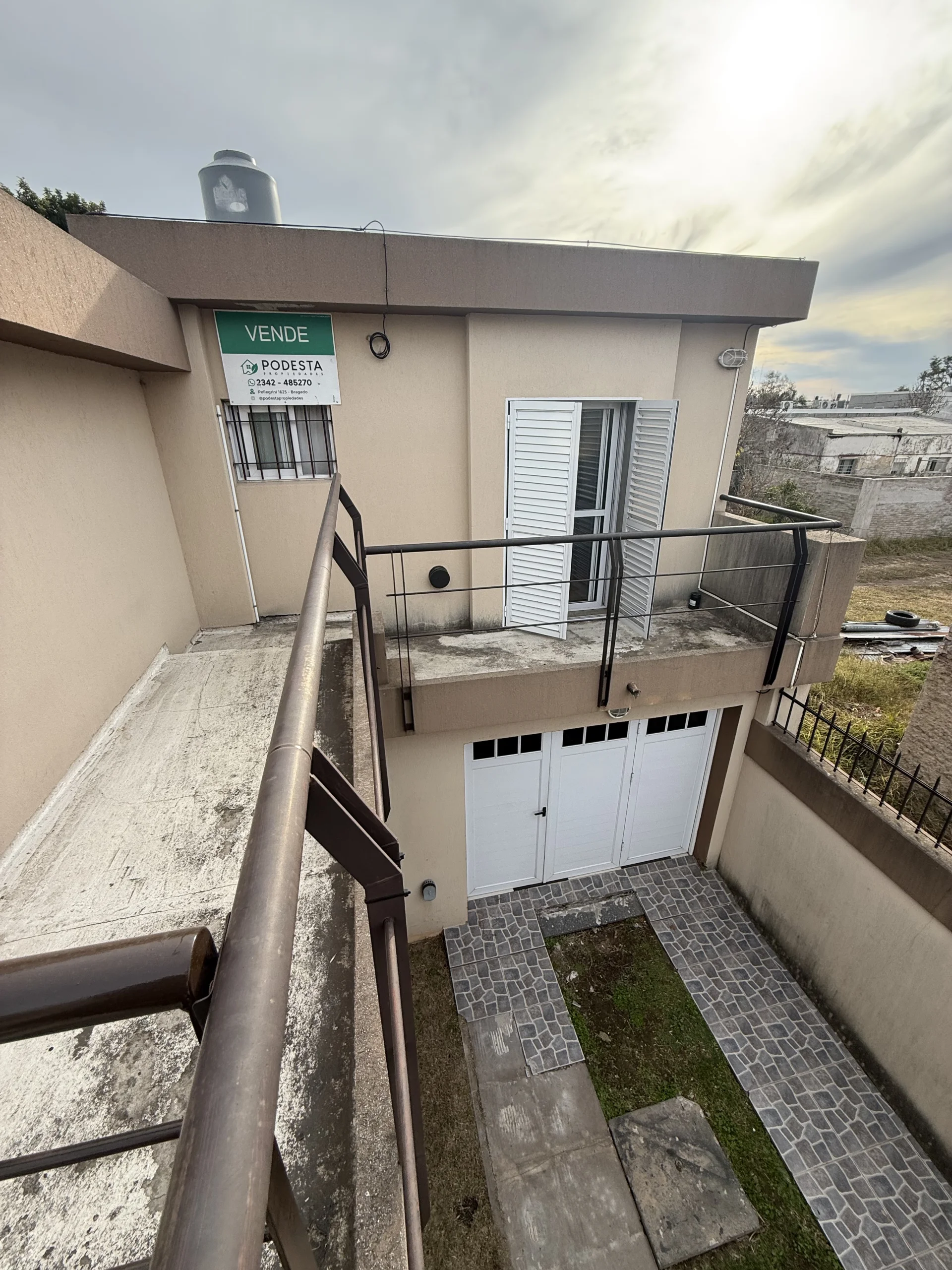 Casa en Roca 239 e/ Remedios de Escalada y San Martín