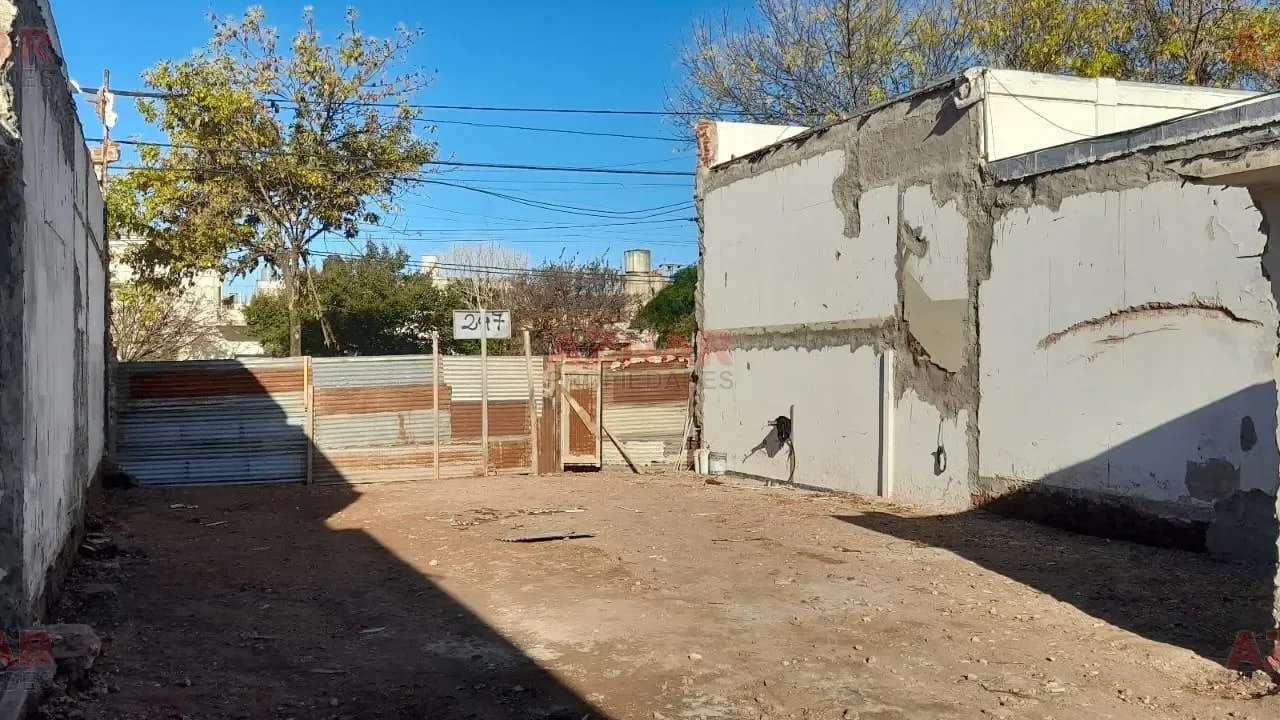 Terreno en Venta en Quiroga Nº 75 e/ Rivadavia y Gral. Paz