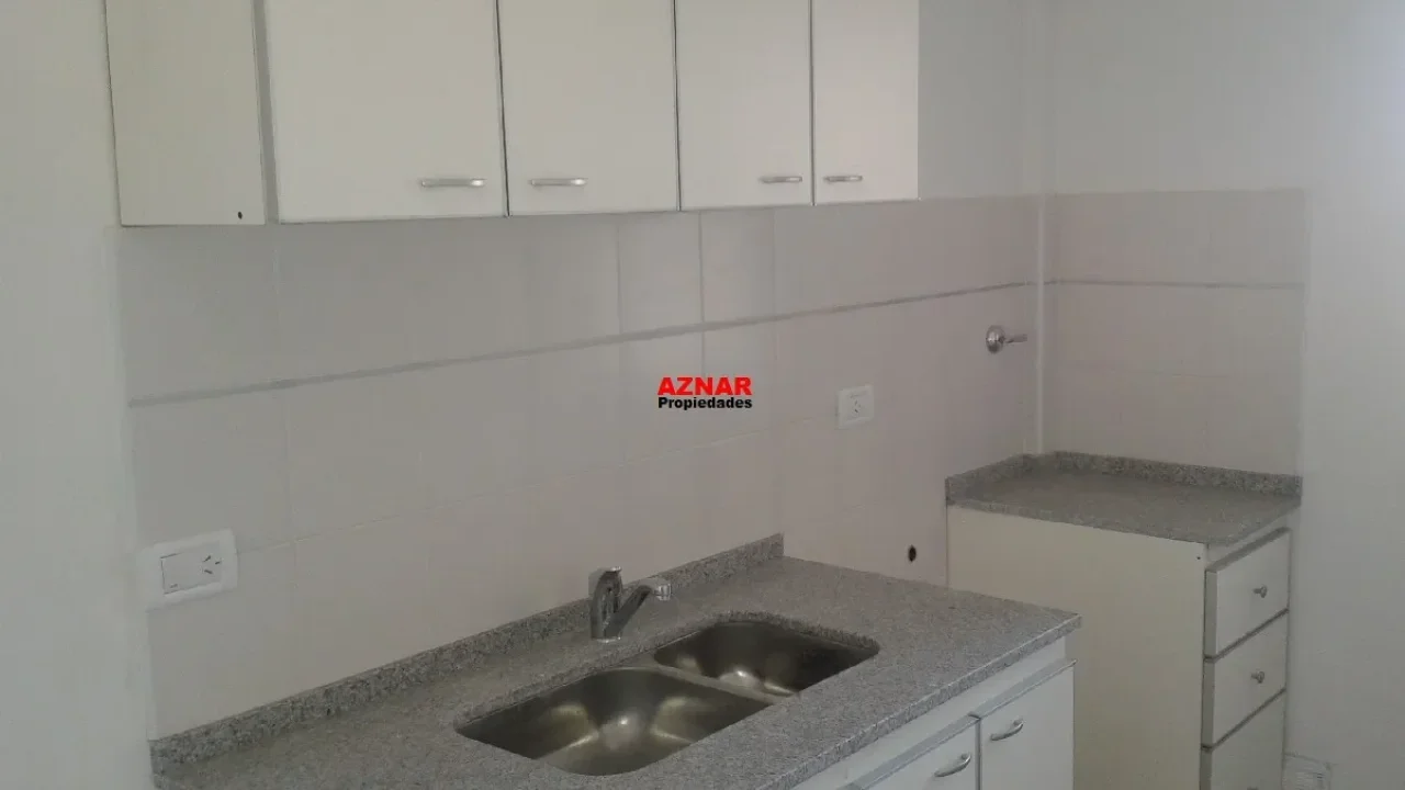 Departamento en venta en Pellegrini N° 1644
