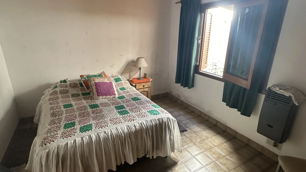Casa Santa María al 200 e/ Remedios de Escalada y San Martín