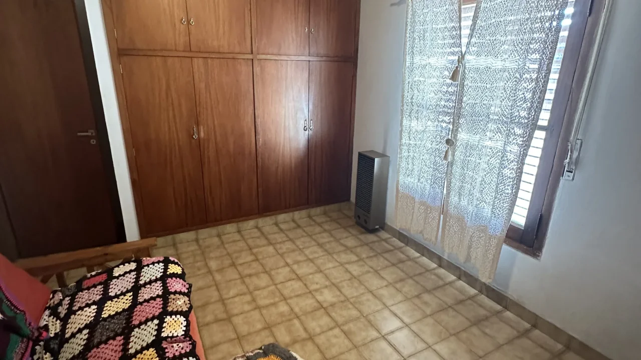 Casa Santa María al 200 e/ Remedios de Escalada y San Martín