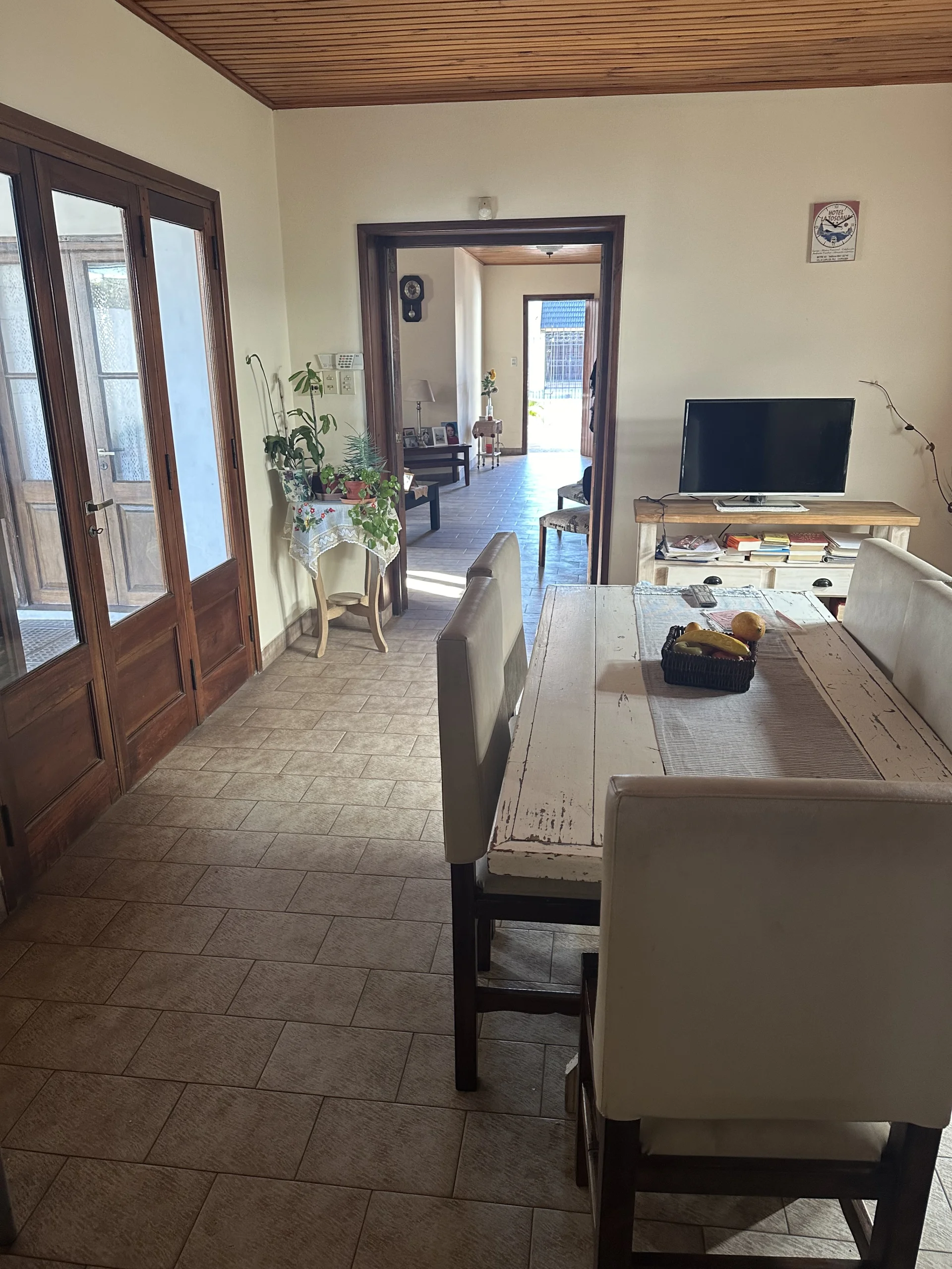Casa Santa María al 200 e/ Remedios de Escalada y San Martín