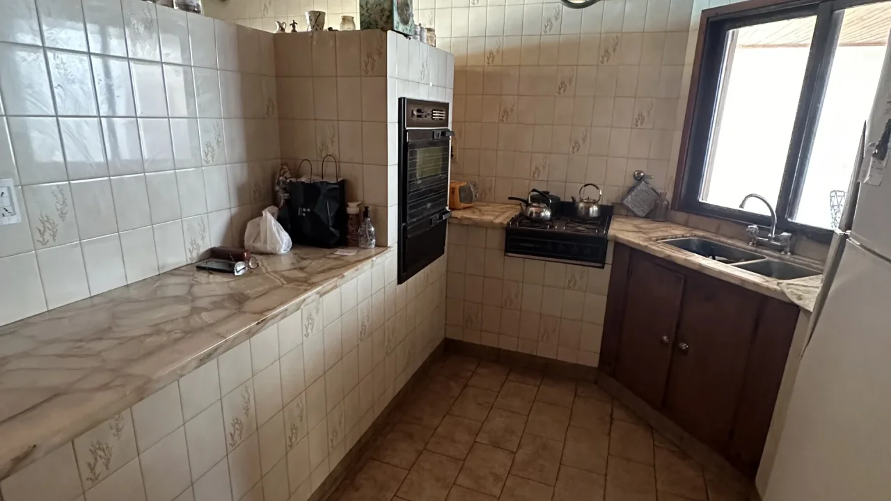 Casa Santa María al 200 e/ Remedios de Escalada y San Martín