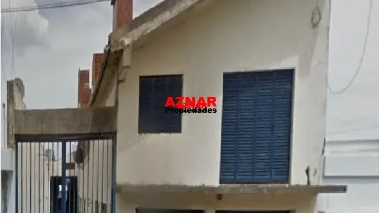 Importante Galpon con dependencias sobre calle Avellaneda 328 y salida por calle Coria - Chivilcoy