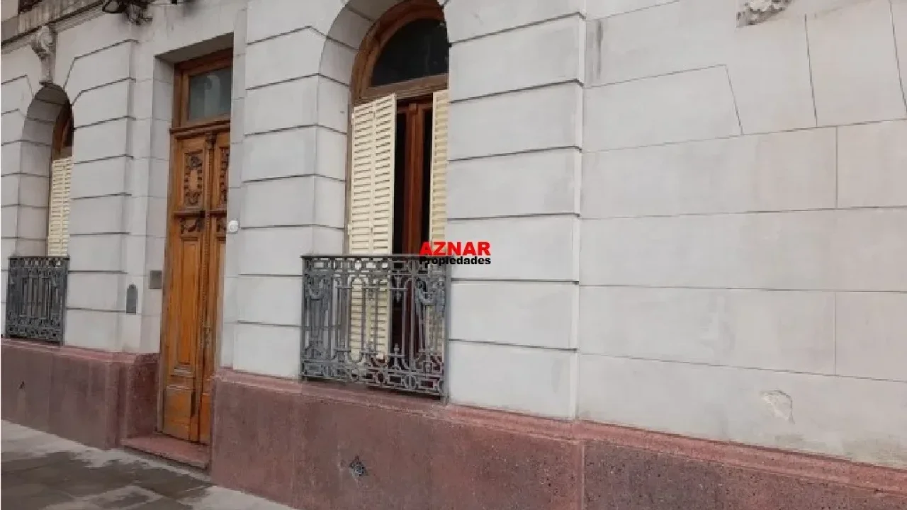 Casa en venta en Brown Nº 116 e/ Pellegrini y Belgrano
