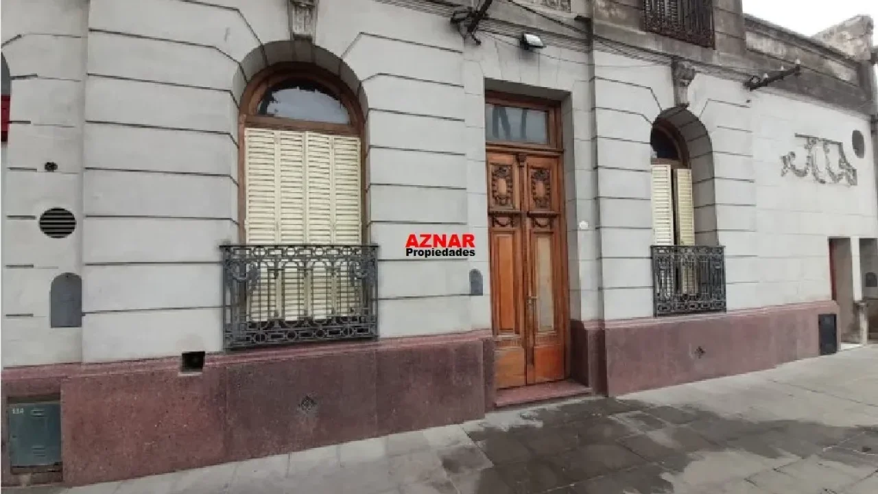 Casa en venta en Brown Nº 116 e/ Pellegrini y Belgrano