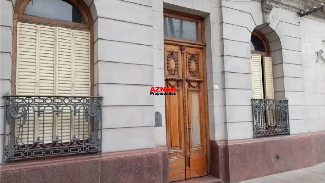 Casa en venta en Brown Nº 116 e/ Pellegrini y Belgrano