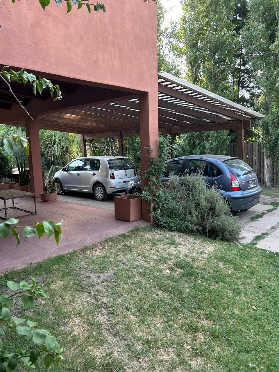 EN VENTA, CASA SOBRE CALLE LA CUMPARCITA N°1585