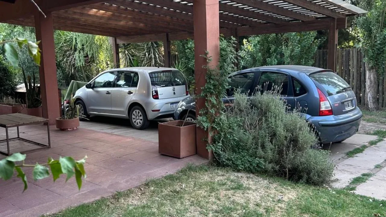 EN VENTA, CASA SOBRE CALLE LA CUMPARCITA N°1585