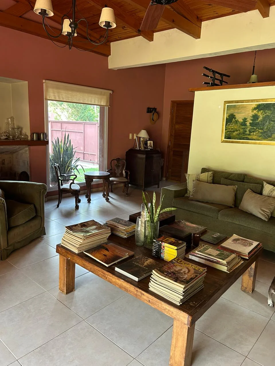 EN VENTA, CASA SOBRE CALLE LA CUMPARCITA N°1585