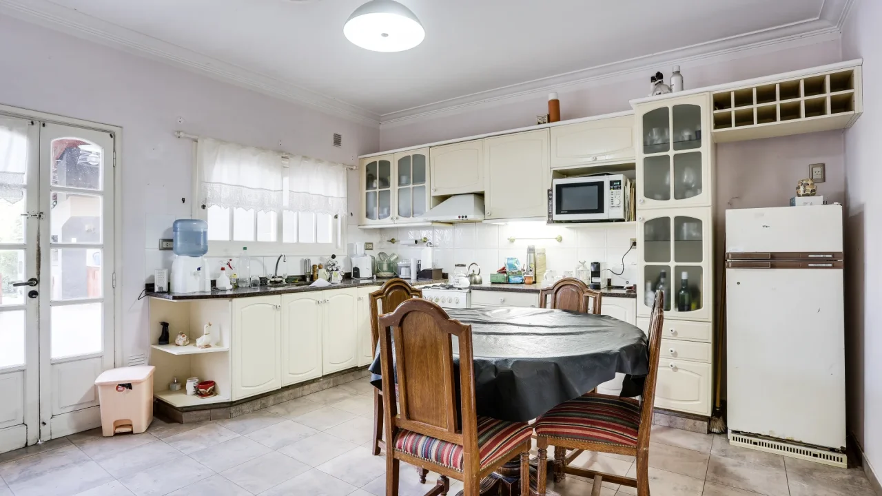 VENTA - CASA RIVADAVIA