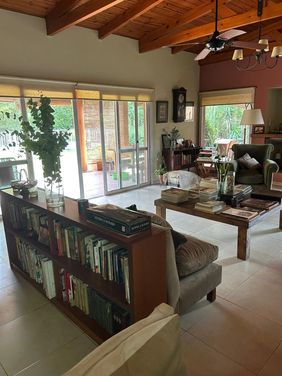 EN VENTA, CASA SOBRE CALLE LA CUMPARCITA N°1585