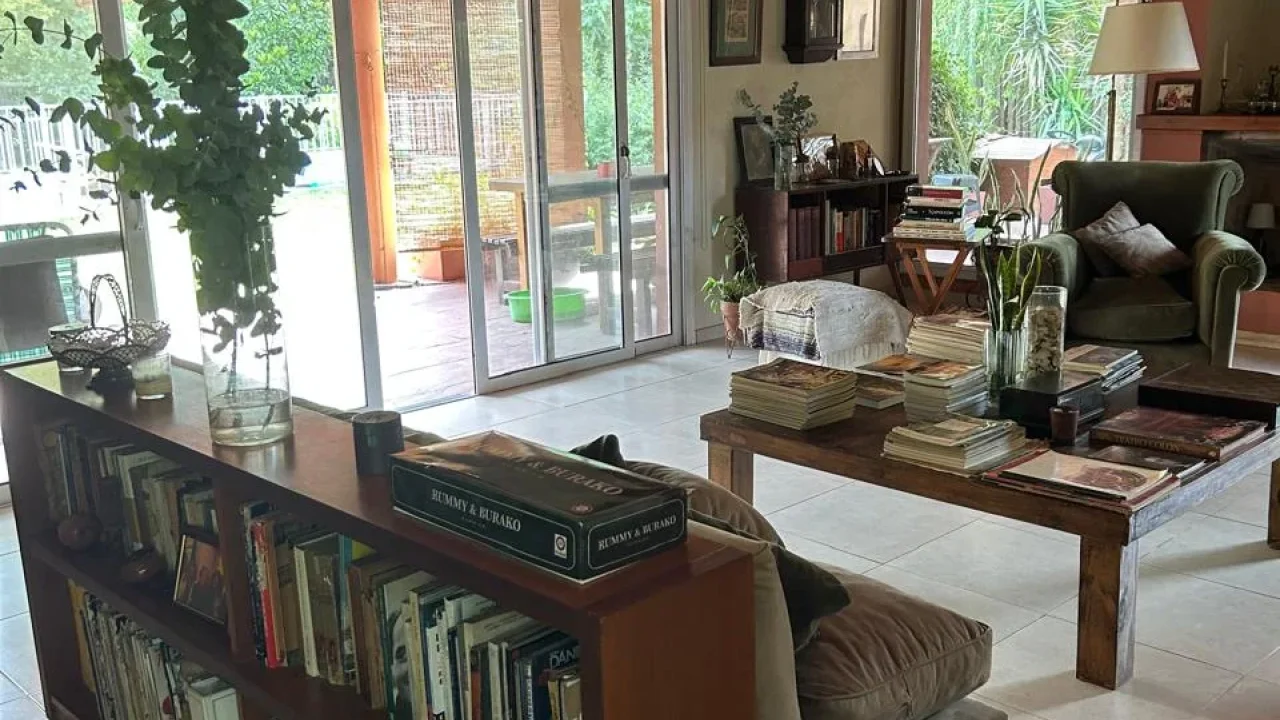 EN VENTA, CASA SOBRE CALLE LA CUMPARCITA N°1585