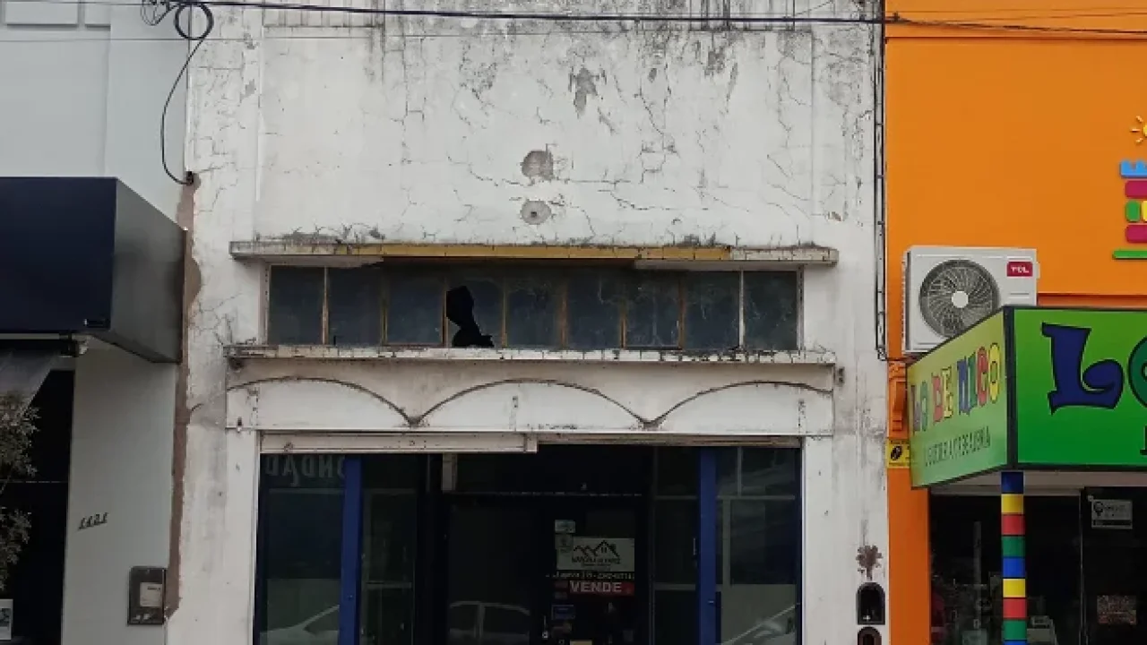 VENTA DE LOCAL COMERCIAL CON DEPTO EN PA