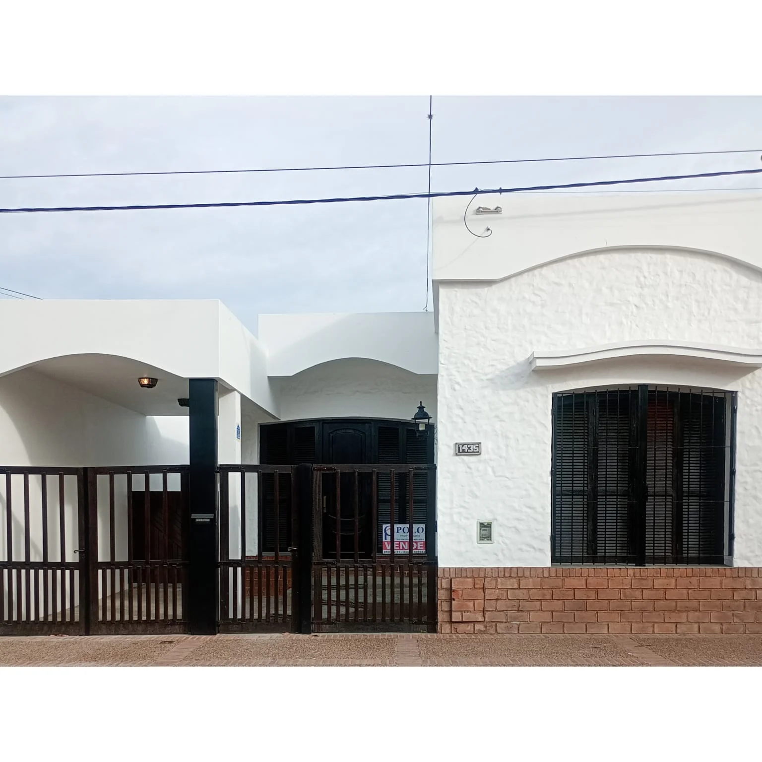 EN ALQUILER/ VENTA, CASA UBICADA SOBRE CALLE DEL BUSTO