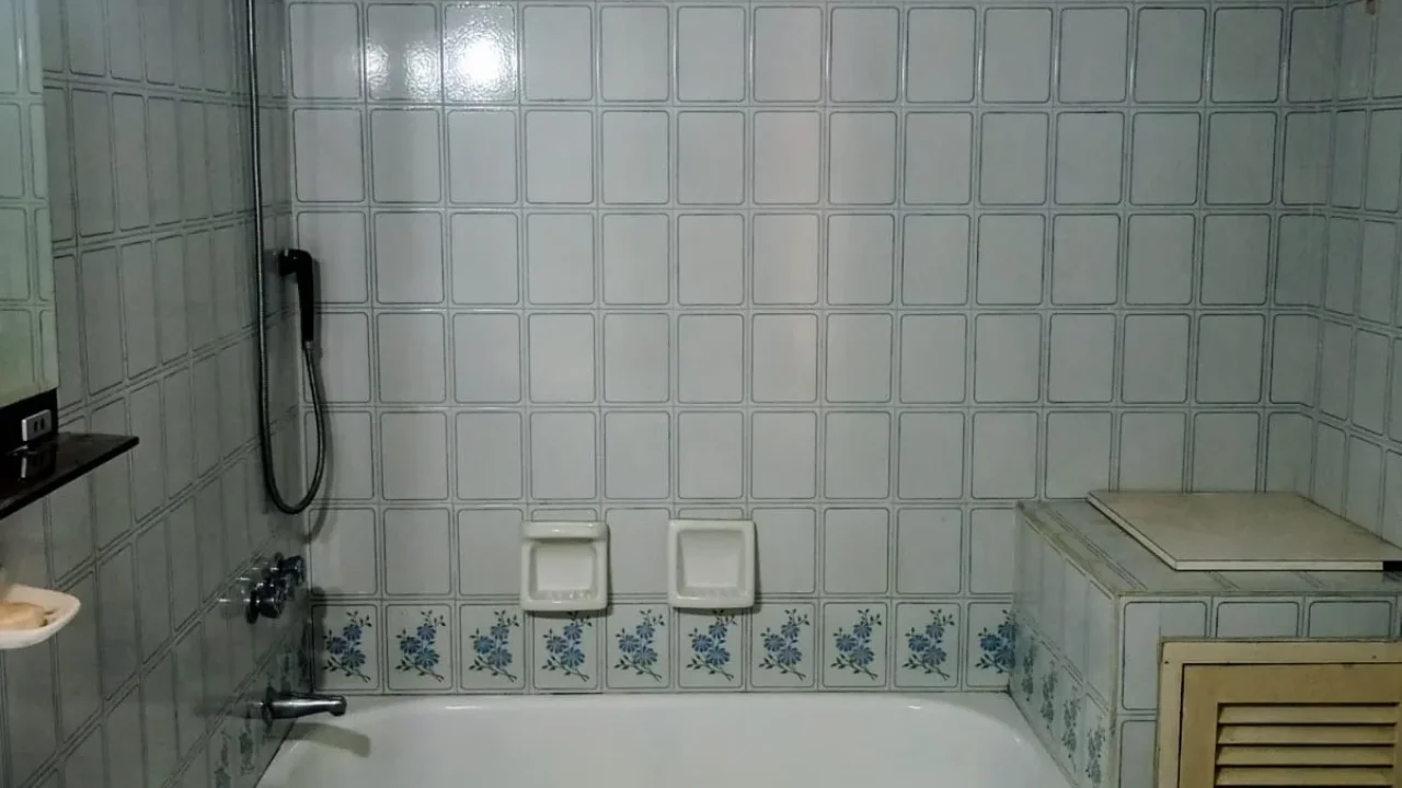 EN ALQUILER/ VENTA, CASA UBICADA SOBRE CALLE DEL BUSTO