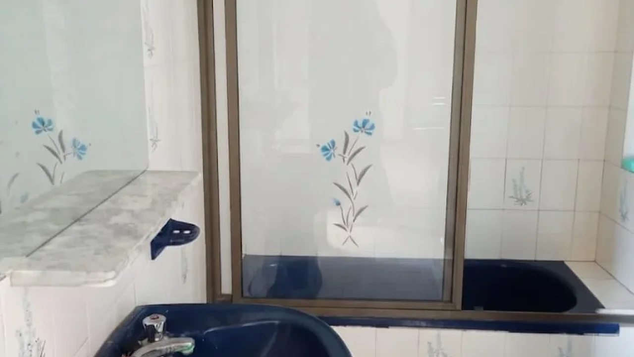 EN ALQUILER/ VENTA, CASA UBICADA SOBRE CALLE DEL BUSTO