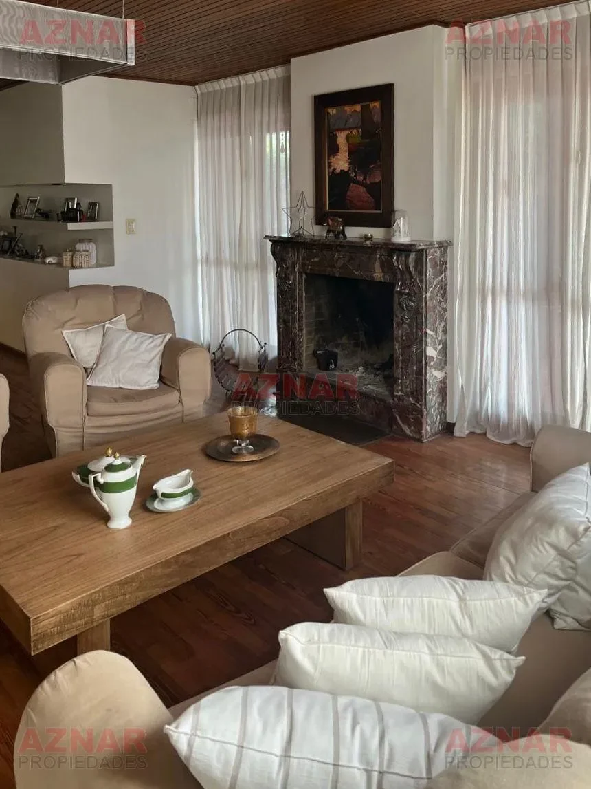 Casa en venta en la calle Belgrano Nº 1839 entre Pringles y Balcarce