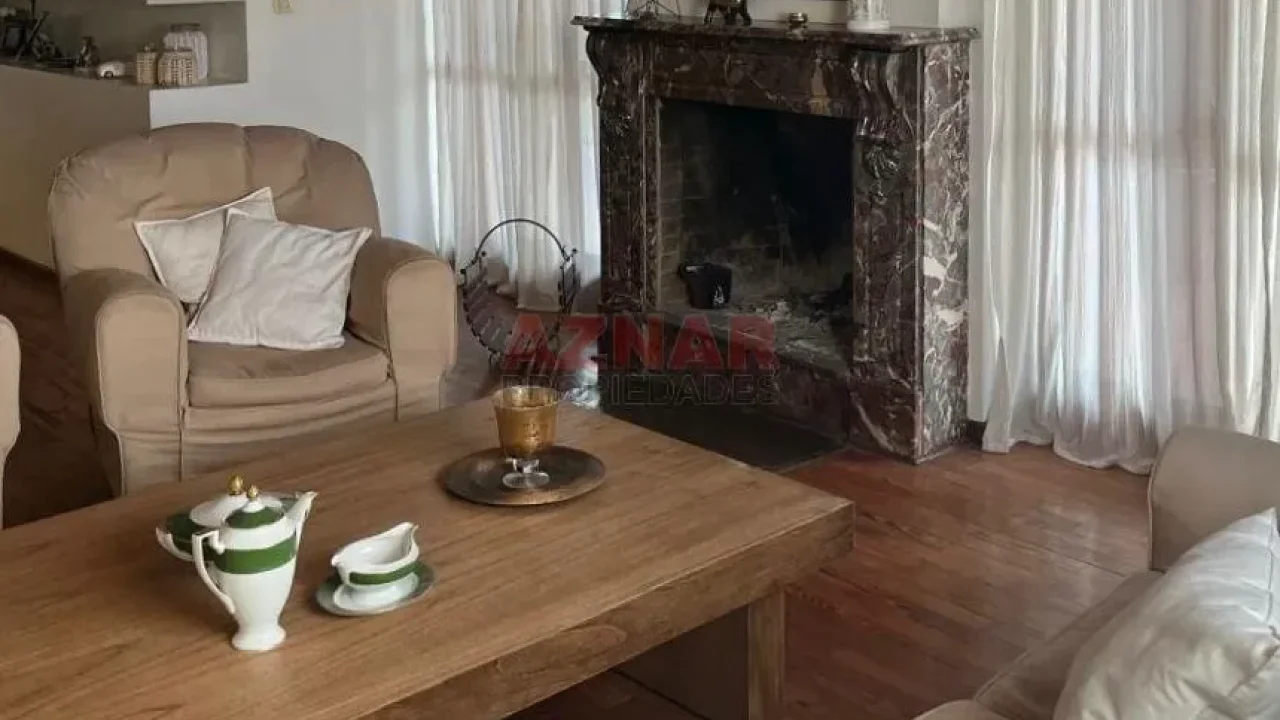 Casa en venta en la calle Belgrano Nº 1839 entre Pringles y Balcarce