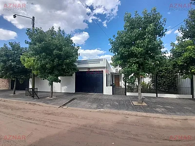Casa en venta en Quinquela Martin N° 260 - MECHITA
