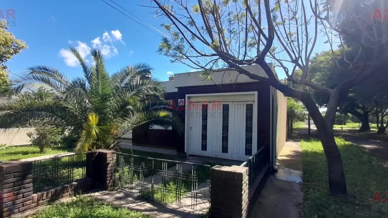 Casa en venta en Elizondo esq. Curiale (B. Coll casa 4)