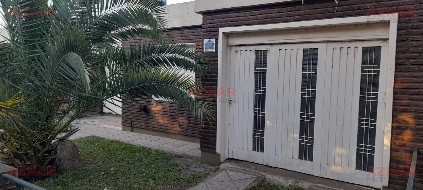 Casa en venta en Elizondo esq. Curiale (B. Coll casa 4)