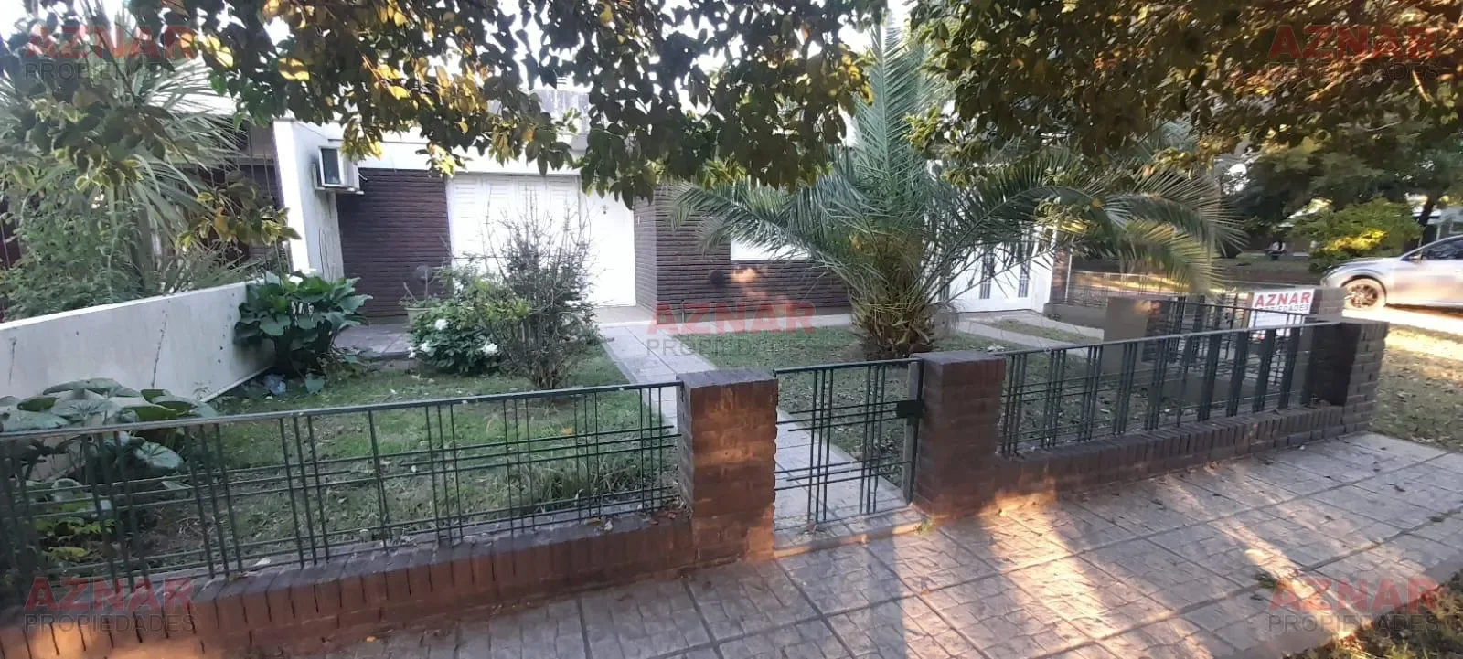 Casa en venta en Elizondo esq. Curiale (B. Coll casa 4)