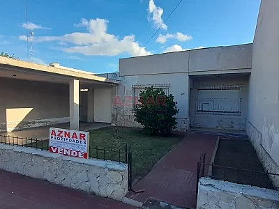 Casa en venta en Del Busto 965