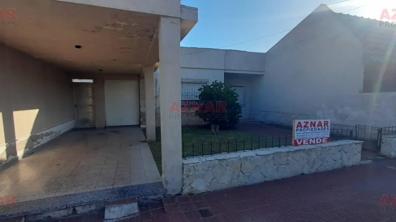 Casa en venta en Del Busto 965