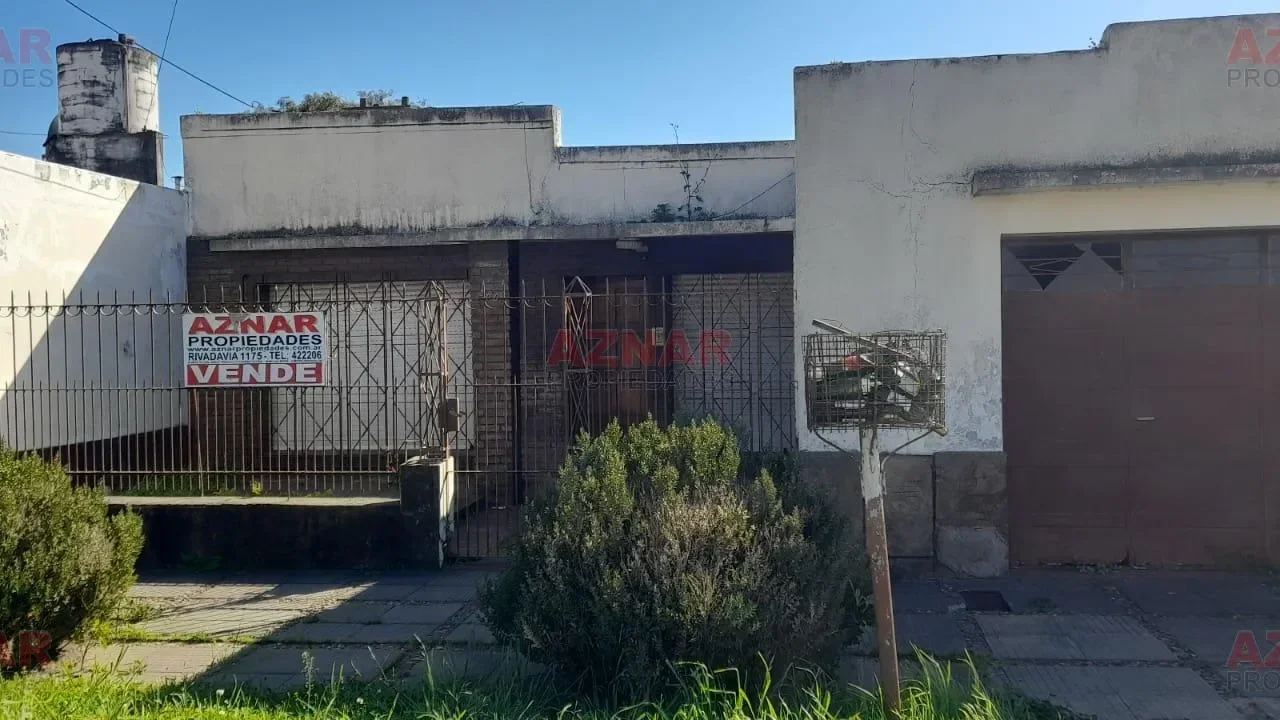 Casa en venta en Ameghino N° 980