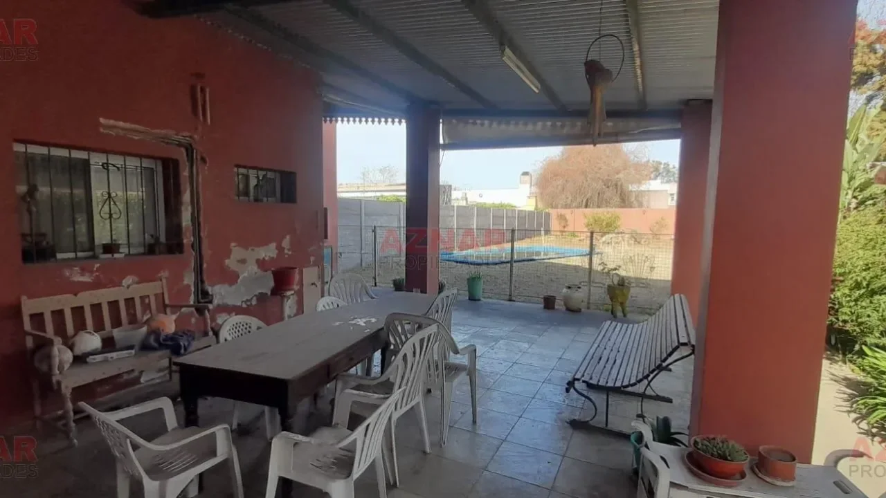 Casa con Local en venta en Gral. Paz Nº 1665