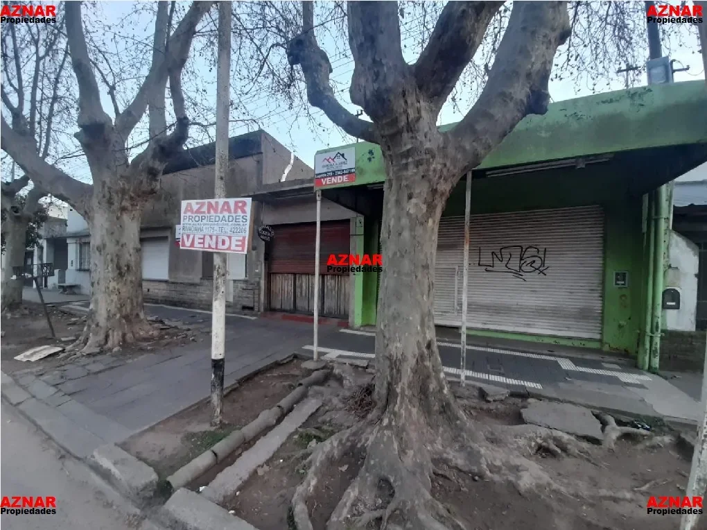 Local con Vivienda en venta en San Martin N° 1862  e/ Saavedra y Laprida