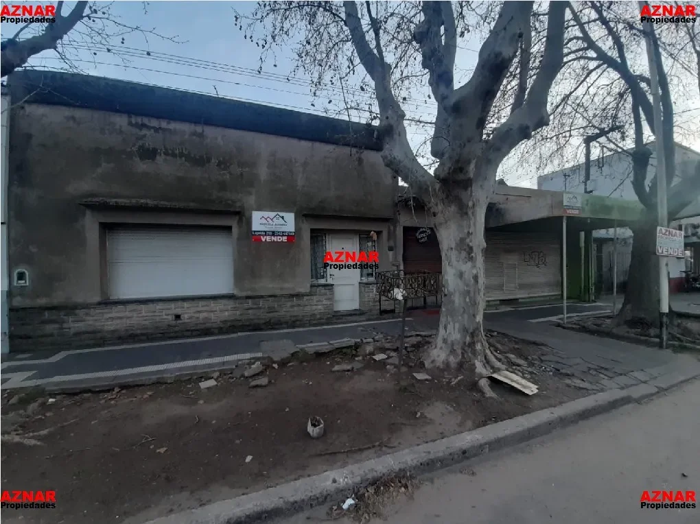 Local con Vivienda en venta en San Martin N° 1862  e/ Saavedra y Laprida
