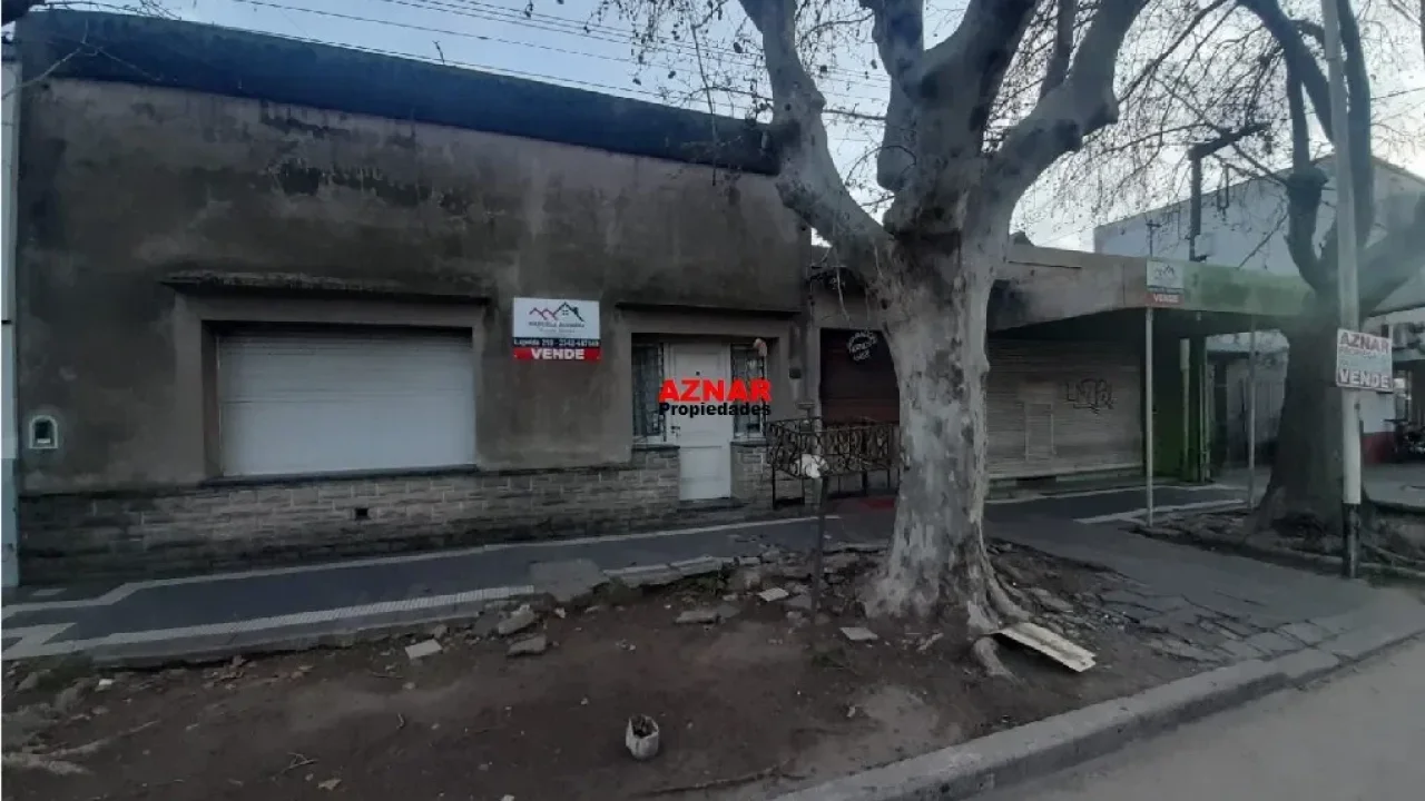 Local con Vivienda en venta en San Martin N° 1862  e/ Saavedra y Laprida