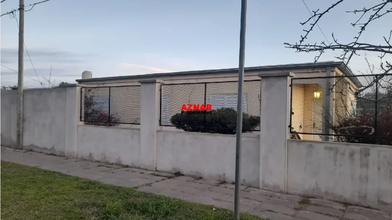Casa en venta en Sargento Cabral 916 esquina Gral. Paz