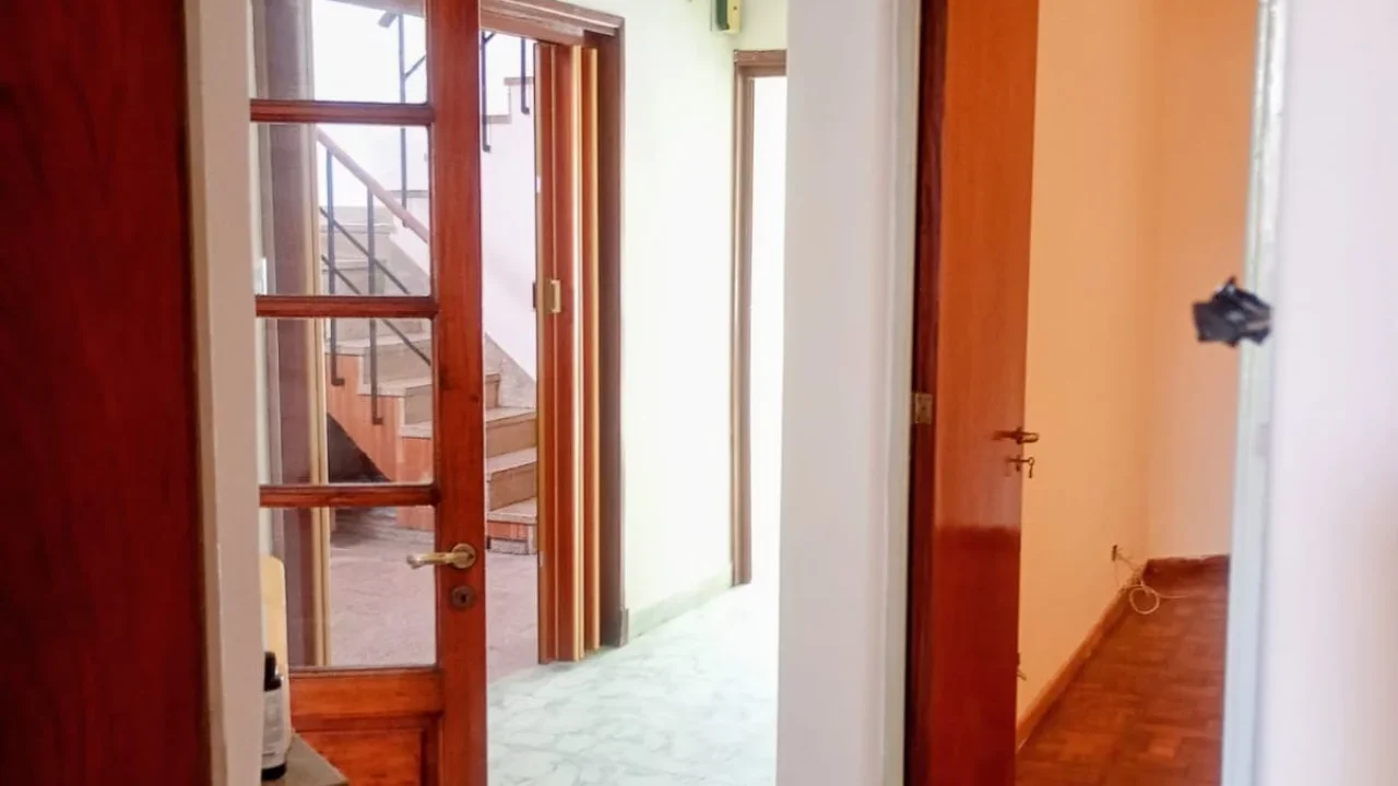 EN VENTA, CASA SOBRE CALLE DEL BUSTO N°1753