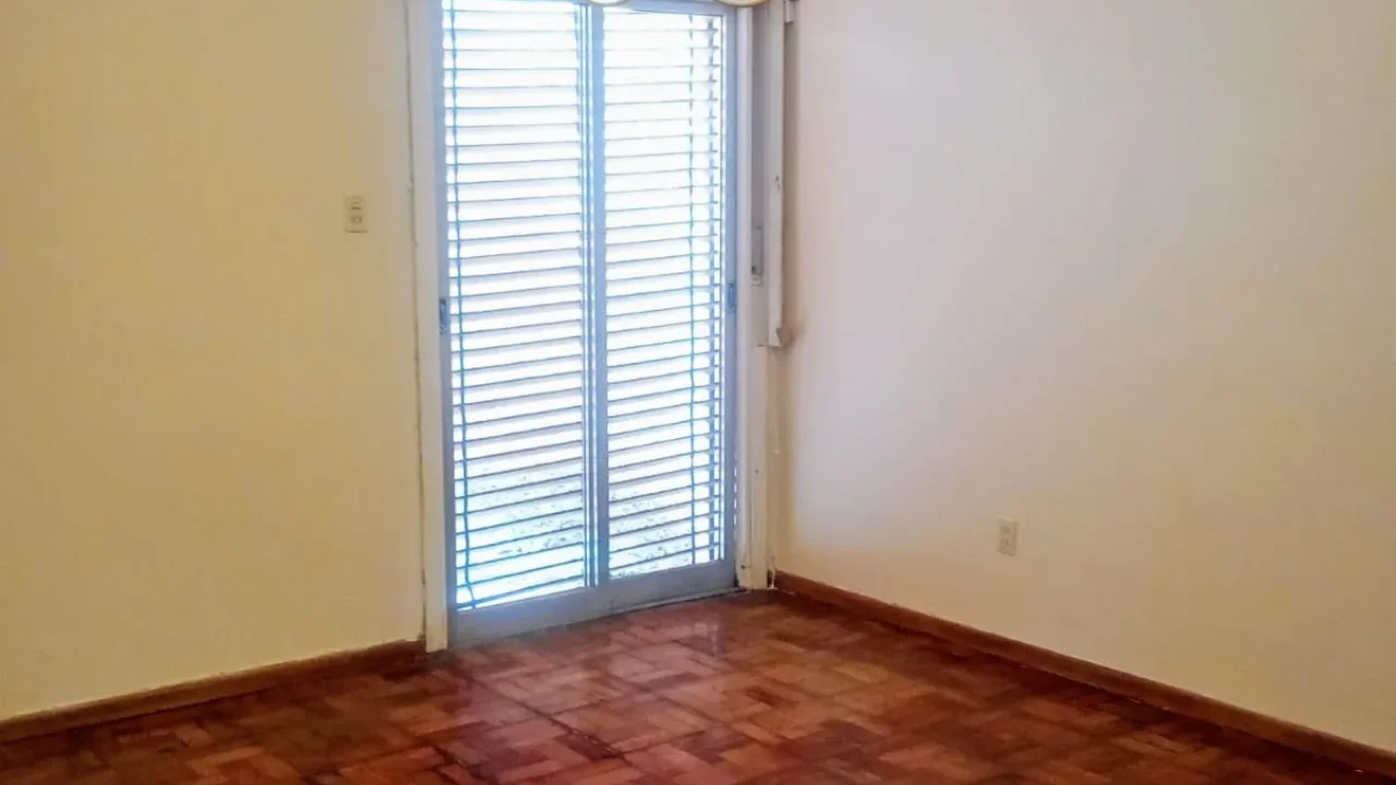 EN VENTA, CASA SOBRE CALLE DEL BUSTO N°1753