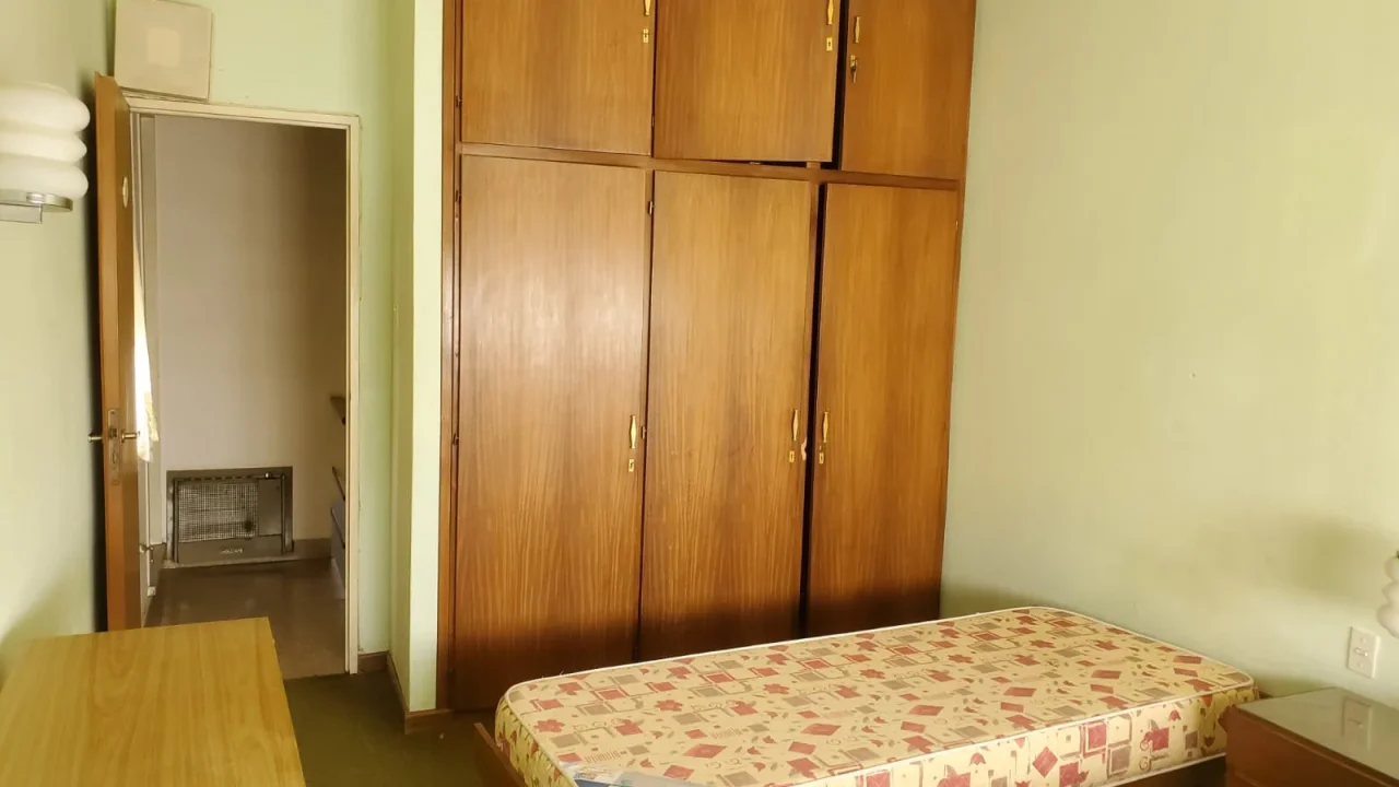 EN VENTA, CASA SOBRE CALLE DEL BUSTO N°1753