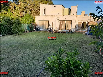 Casa en venta en Pellegrini N° 3115  e/ Curiale y Gelsomino