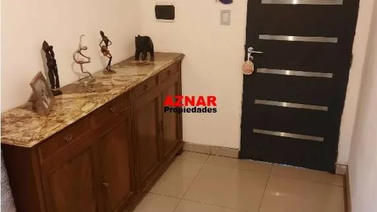 Casa en venta en Pellegrini N° 3115  e/ Curiale y Gelsomino