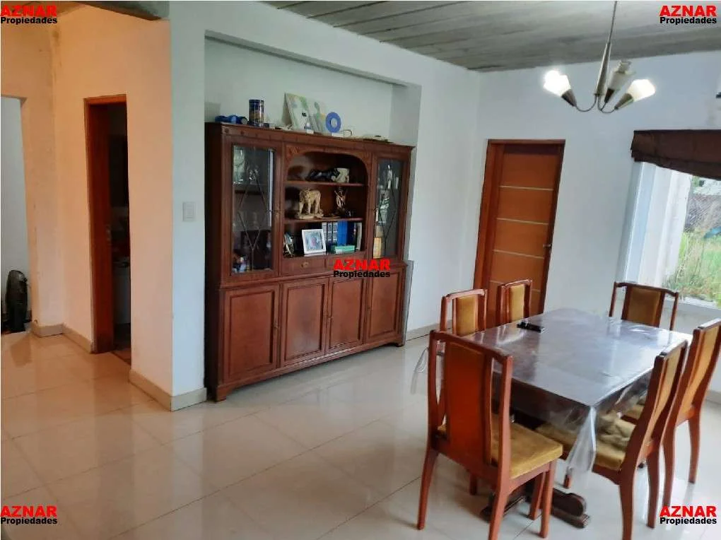 Casa en venta en Pellegrini N° 3115  e/ Curiale y Gelsomino