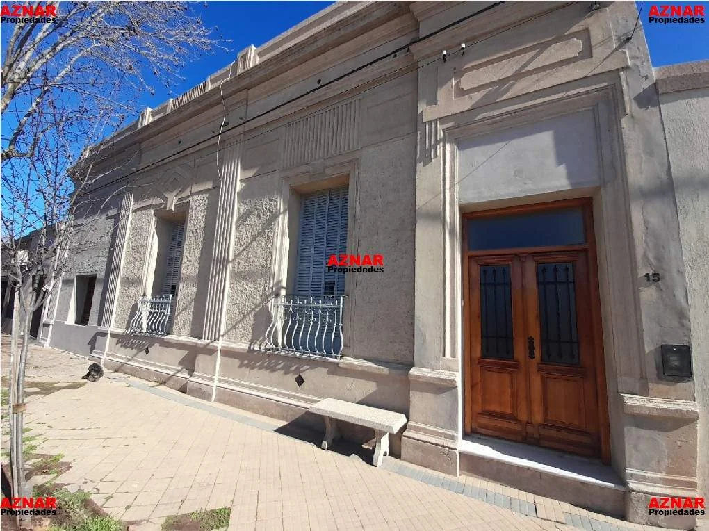 Casa en venta en Roca N° 15 e/ Rivadavia y General Paz
