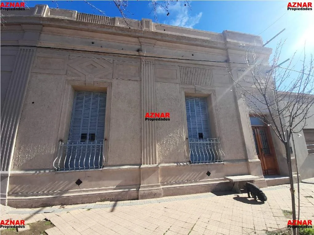 Casa en venta en Roca N° 15 e/ Rivadavia y General Paz