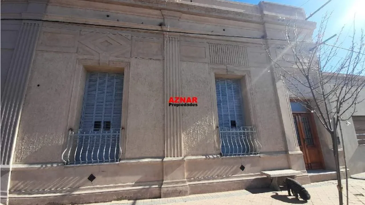 Casa en venta en Roca N° 15 e/ Rivadavia y General Paz